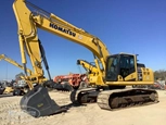 Used Komatsu Excavator in yard for Sale